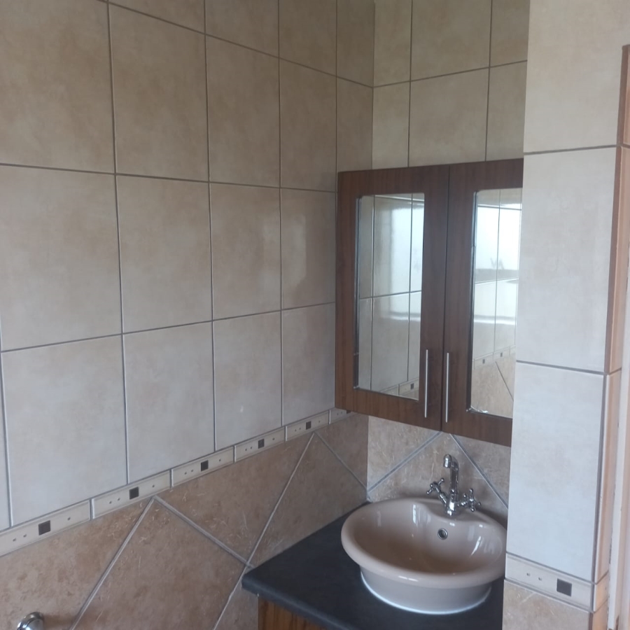 To Let 3 Bedroom Property for Rent in Reebok Western Cape